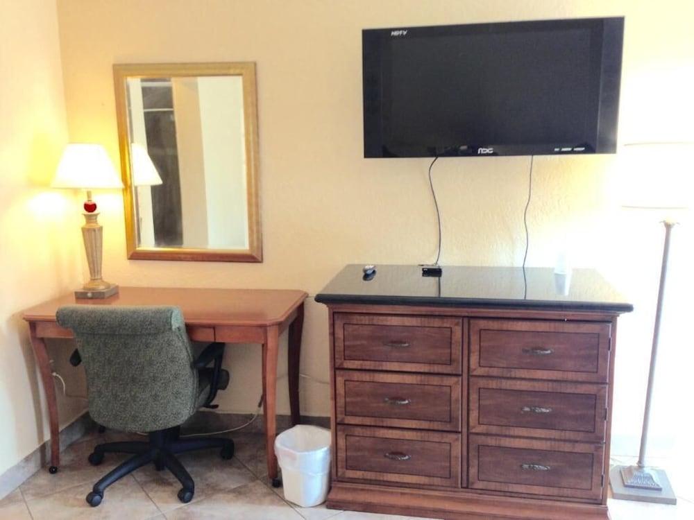Cadillac Motel photo 3