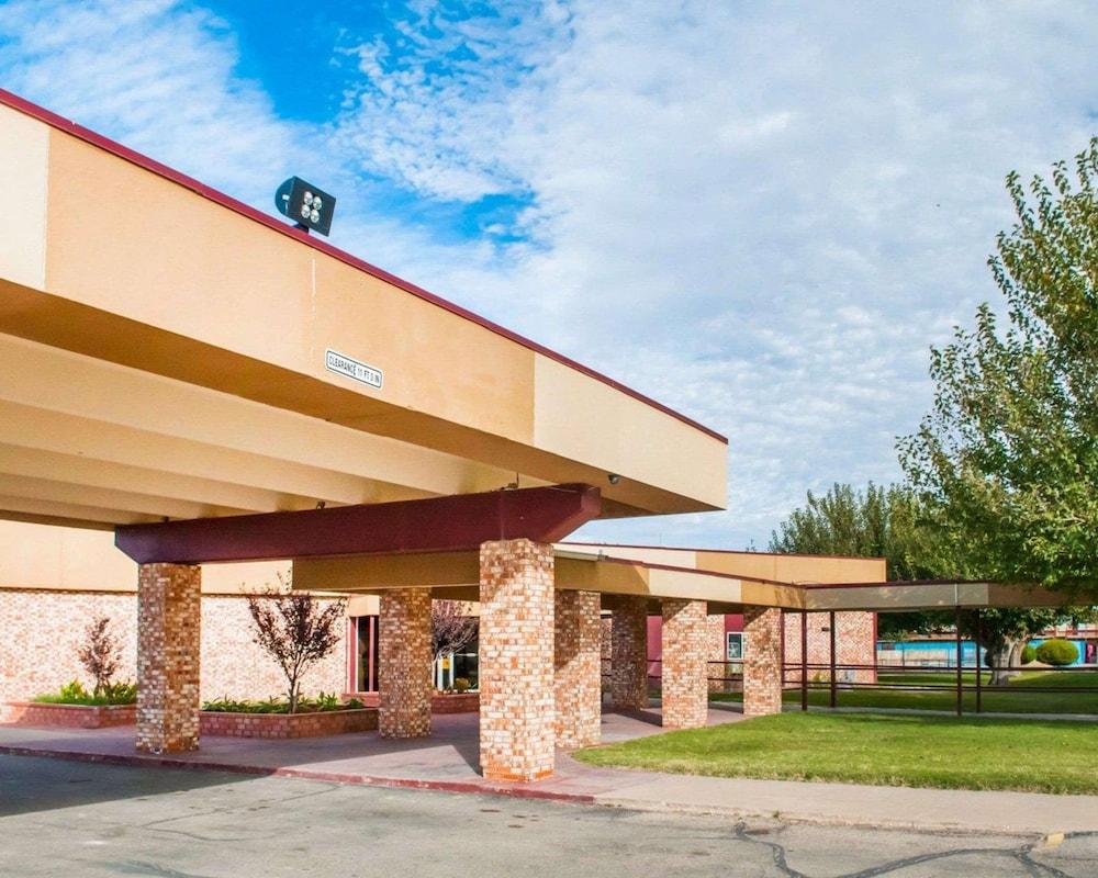 Econo Lodge Carlsbad Caverns Area photo 9