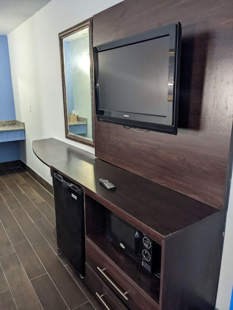 Budget Inn Alexandria photo 1
