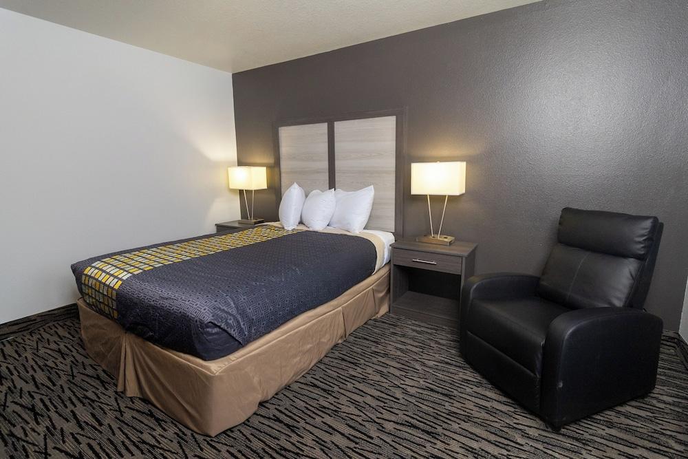 Big Sky Inn photo 24