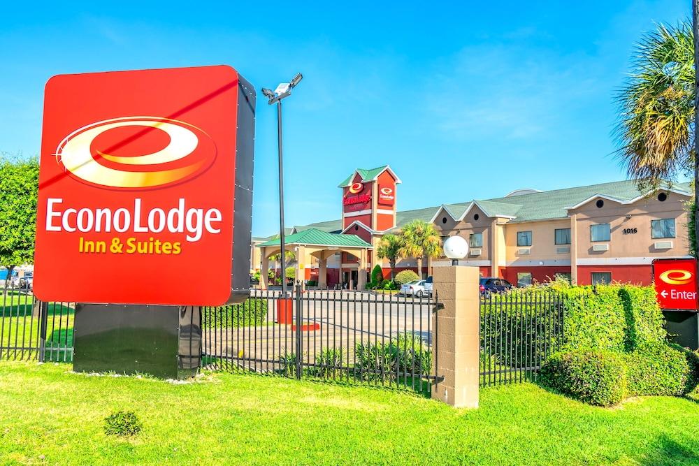 Econo Lodge Inn & Suites East photo 70