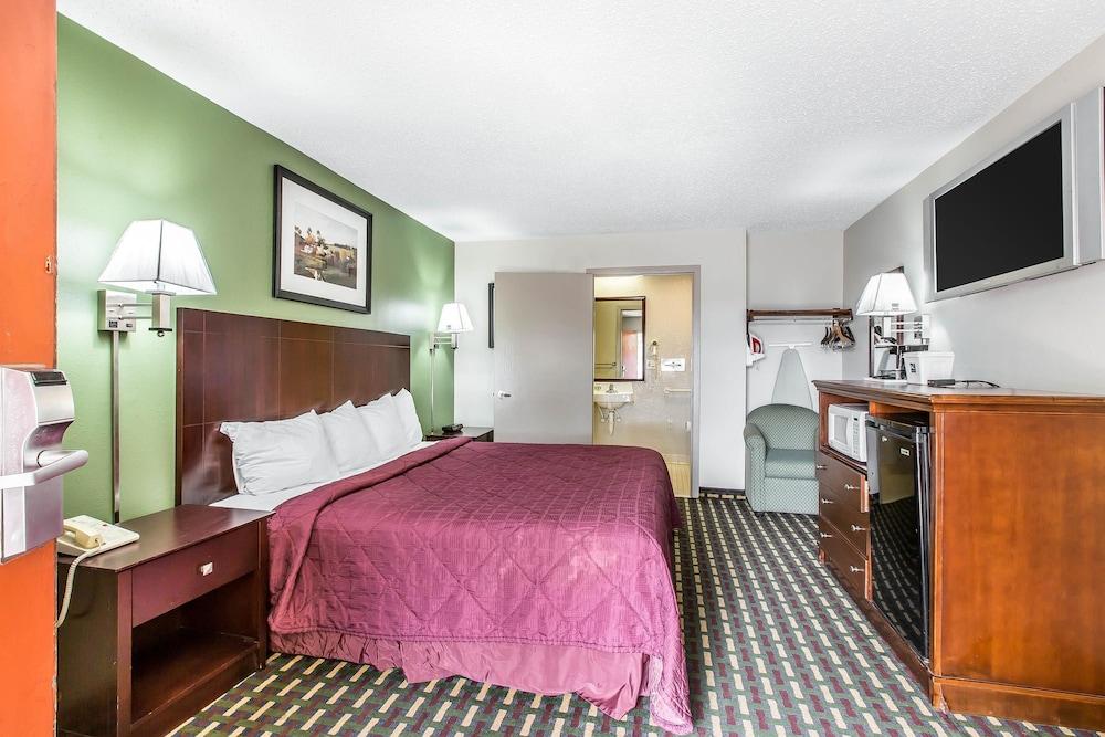 Quality Inn Homewood Birmingham I-65 photo 9