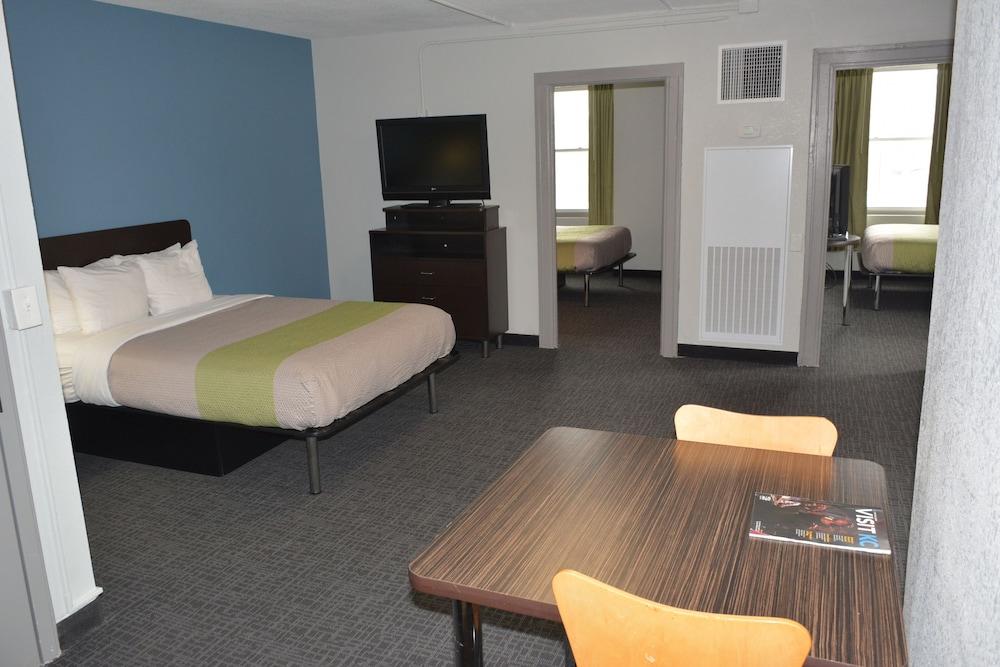Quality Inn & Suites Kansas City Downtown photo 11