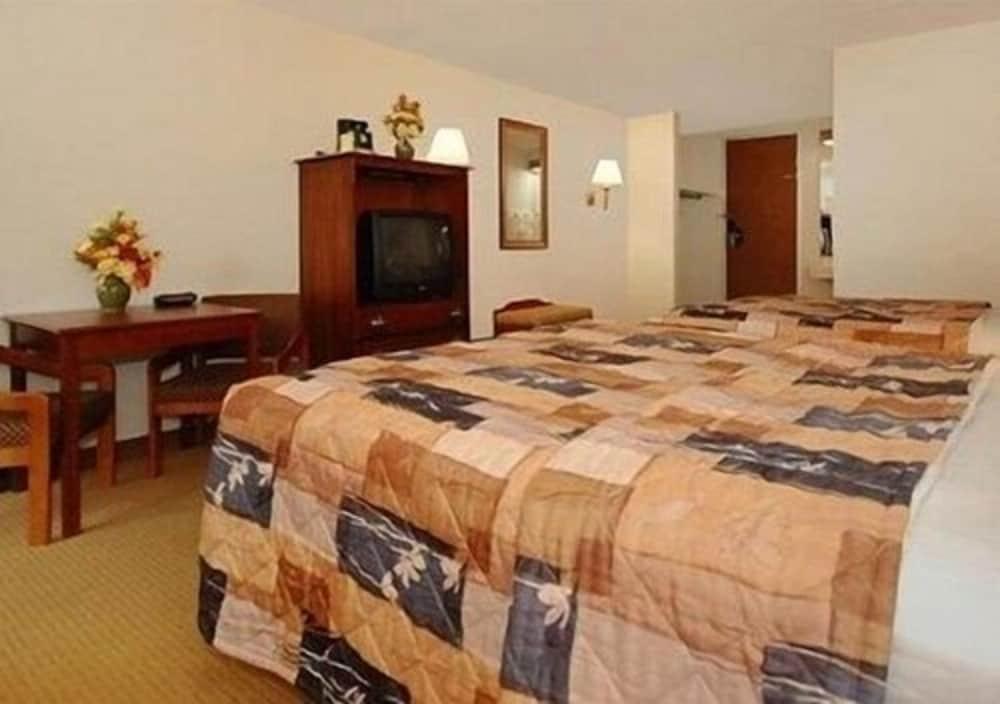 Rodeway Inn Brookville photo 17