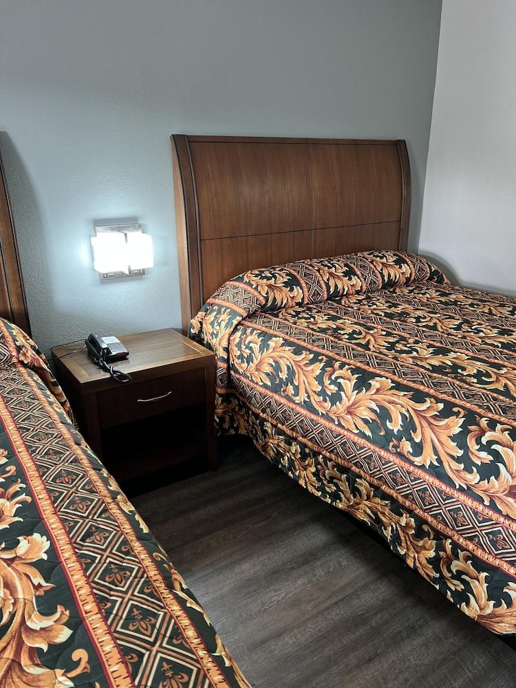 Royal Inn photo 4