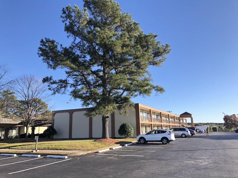 Americas Best Value Inn Wilson photo 16