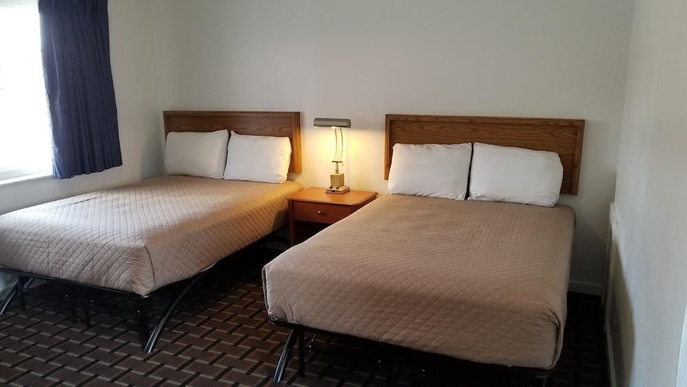 Budget Inn Breezewood photo 8