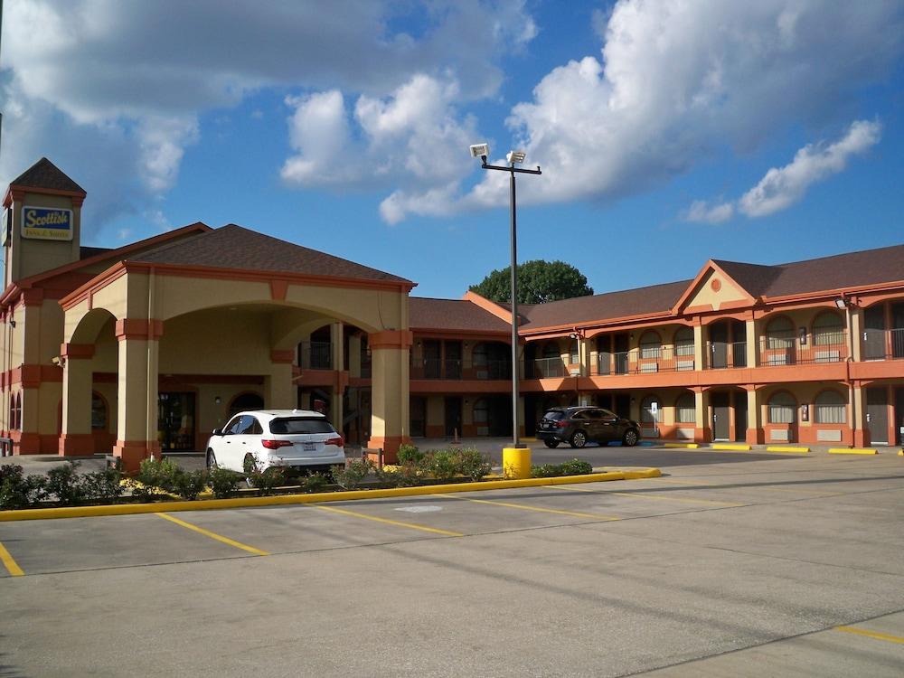 Scottish Inn & Suites photo 63