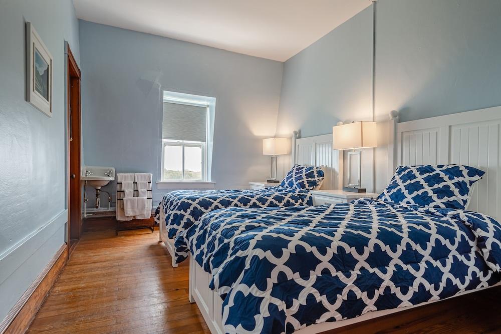 Narragansett Inn photo 30