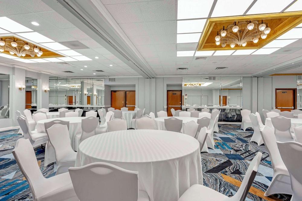 Best Western Rutgers University Hotel photo 25