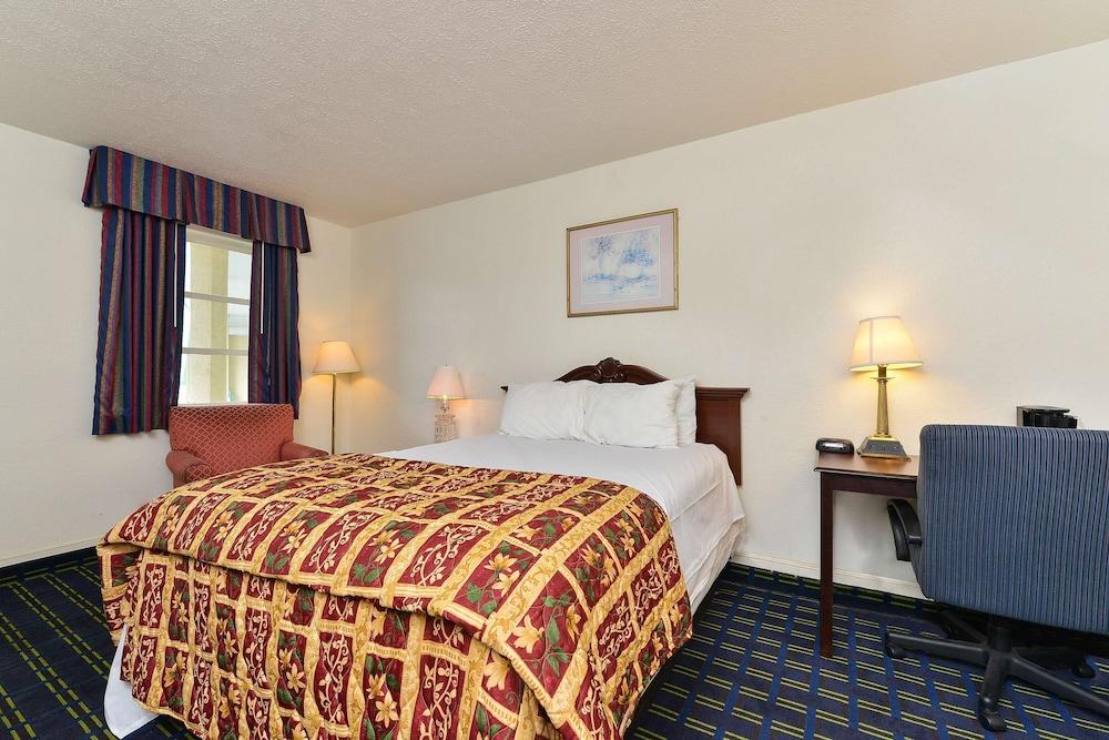 Americas Best Value Inn & Suites South Boston photo 6