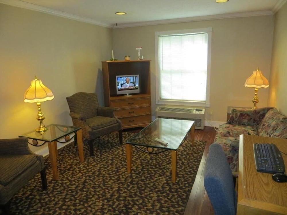 Americourt Hotel photo 30