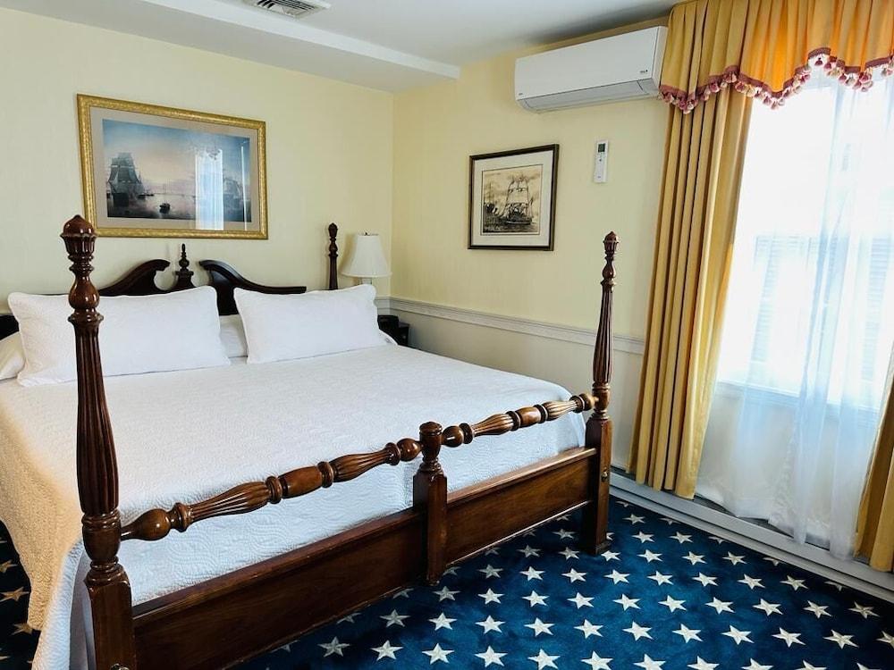 Americas Cup Inn photo 58