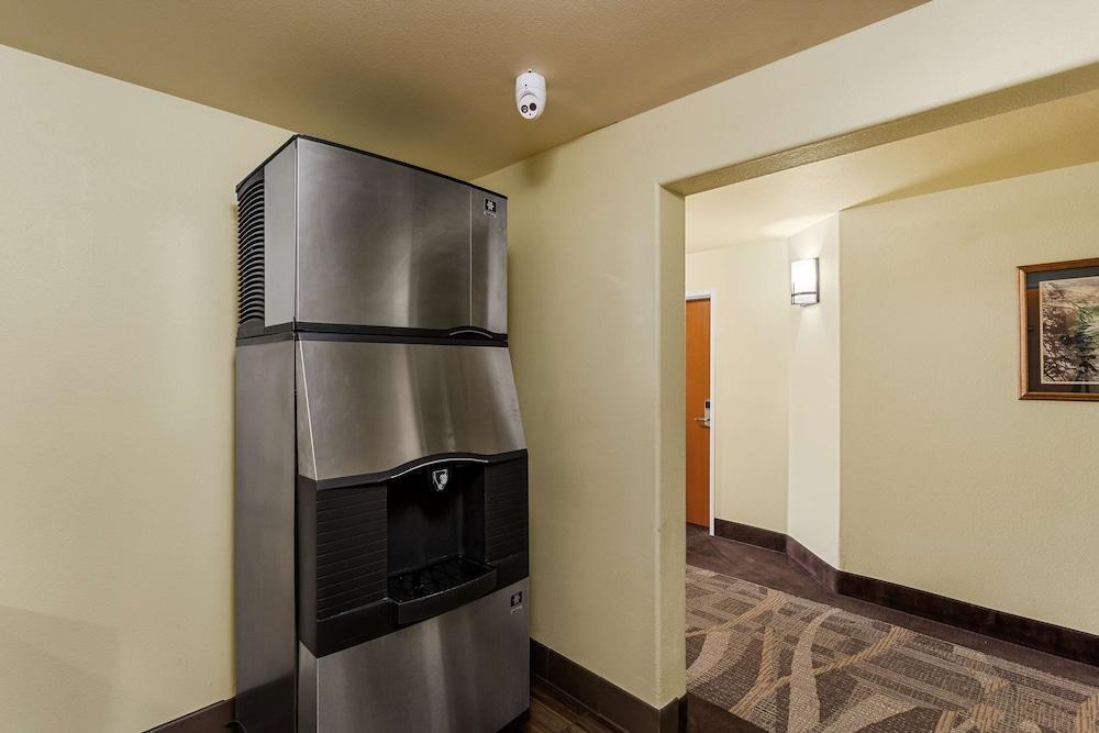Best Western Rose Quartz Inn photo 24