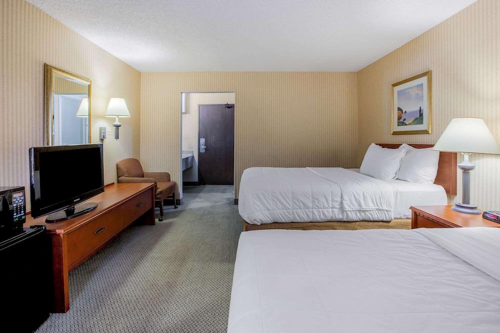 La Quinta Inn by Wyndham Detroit Southgate photo 20