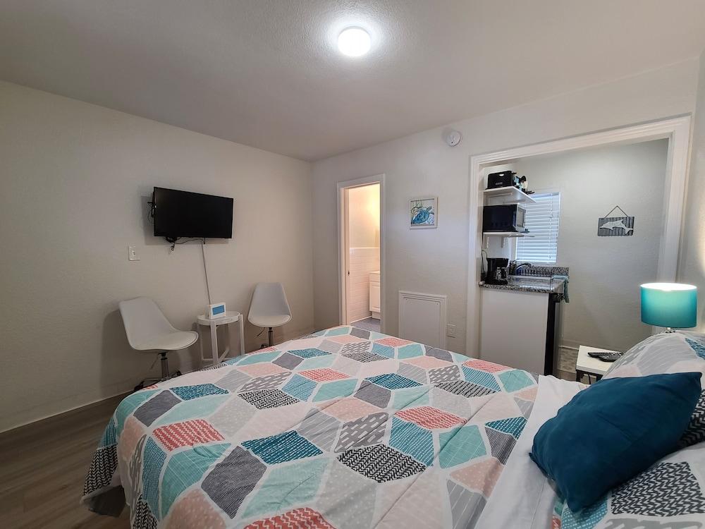 Sun Island Motel photo 22