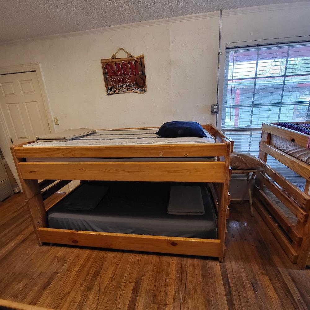 Wild Wild West Backpackers Hostel photo 13