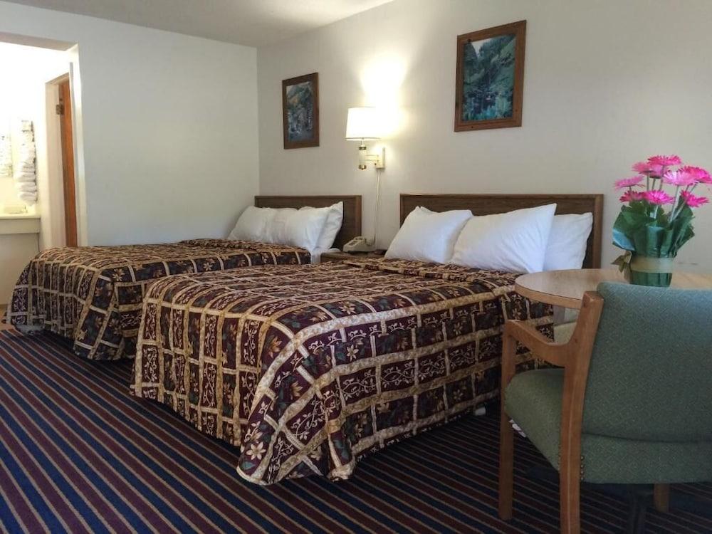 Portlodge Motel photo 15