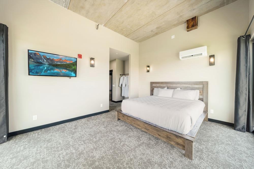 The Suites at Prairie Falls & Event Center photo 8