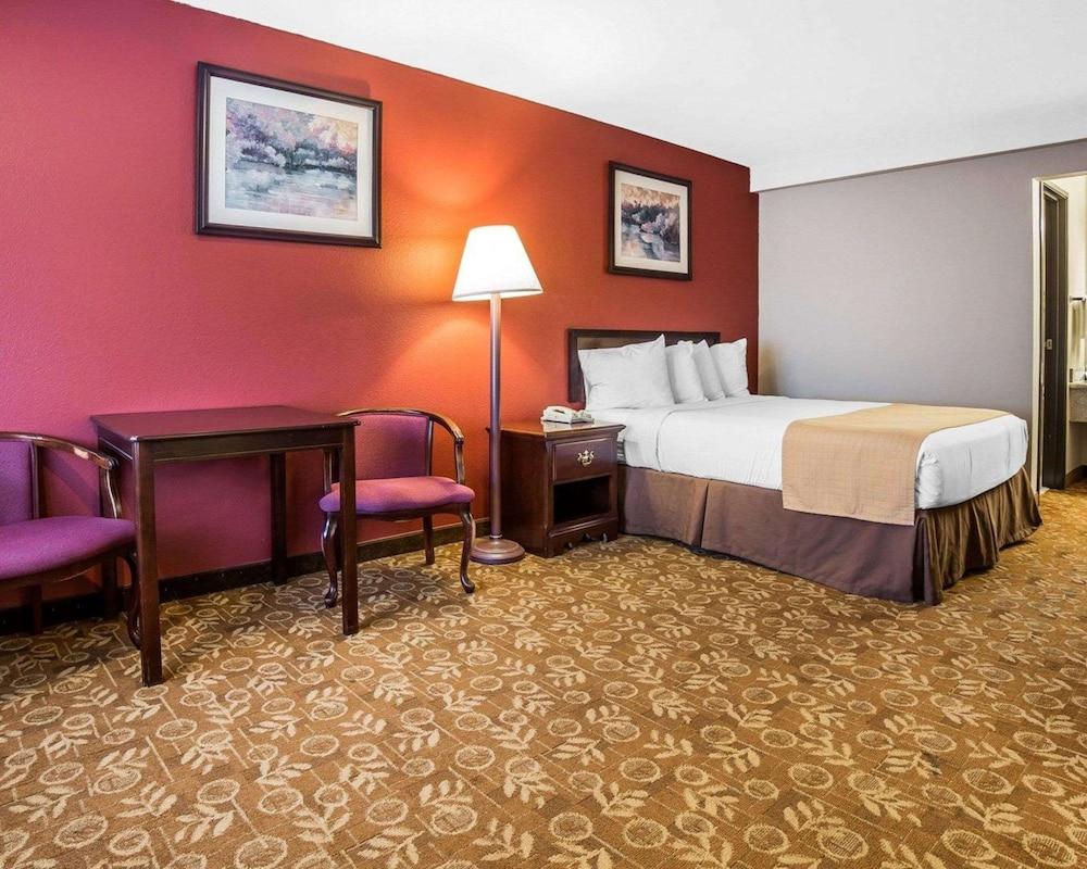 Quality Inn & Suites Minden photo 19