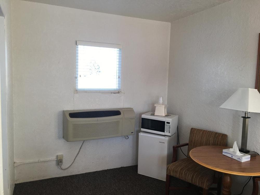 Circle S Lodge photo 31