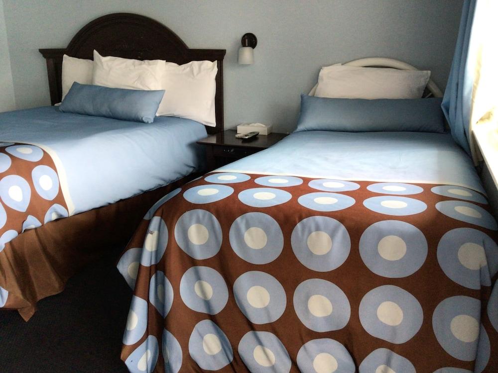 Hitching Post Country Motel photo 19