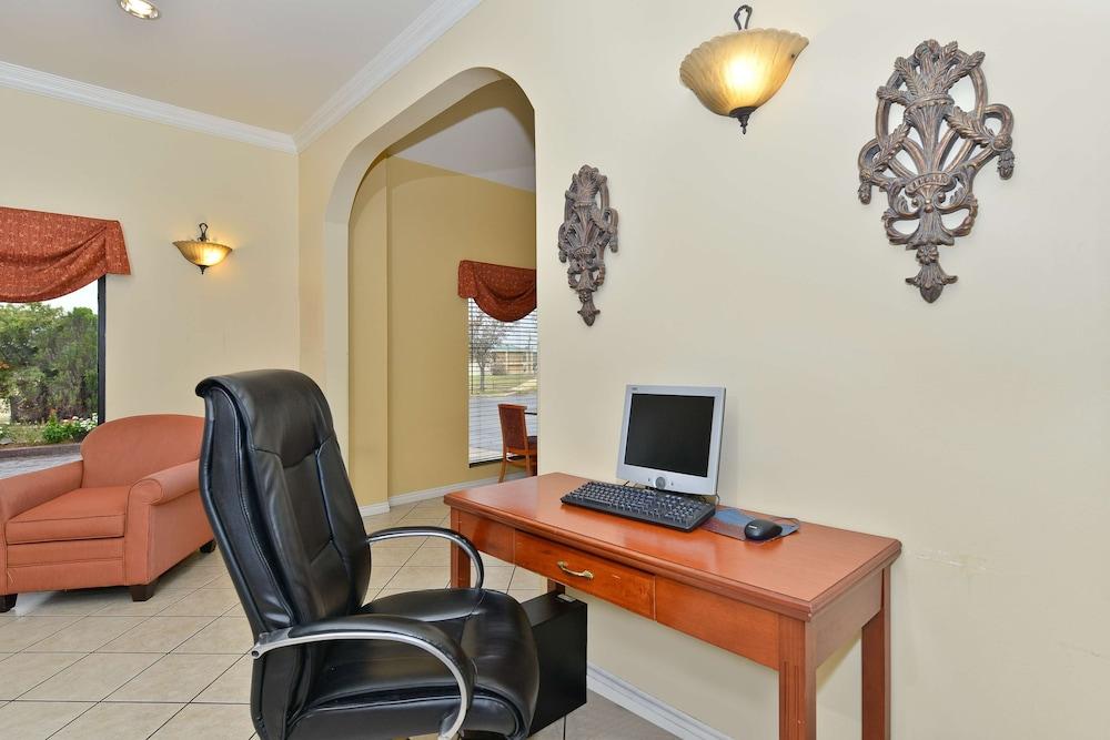 Americas Best Value Inn Hillsboro photo 13