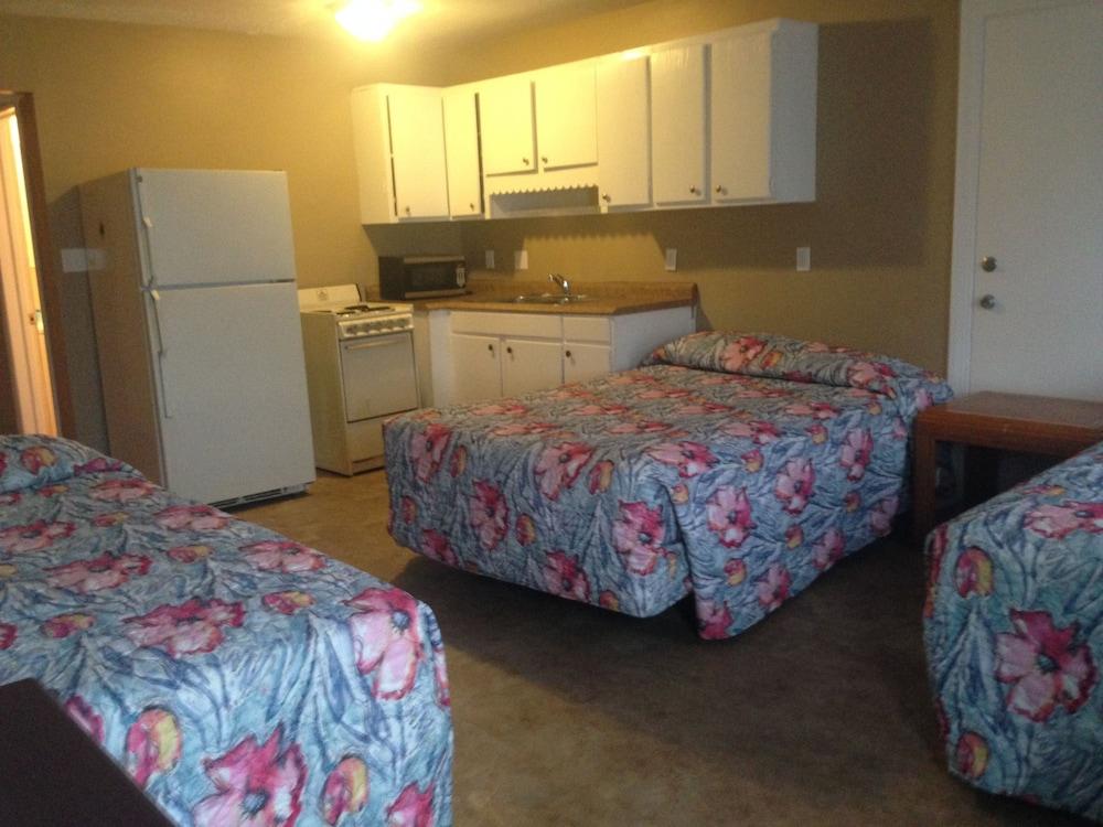 Oasis Motel photo 14