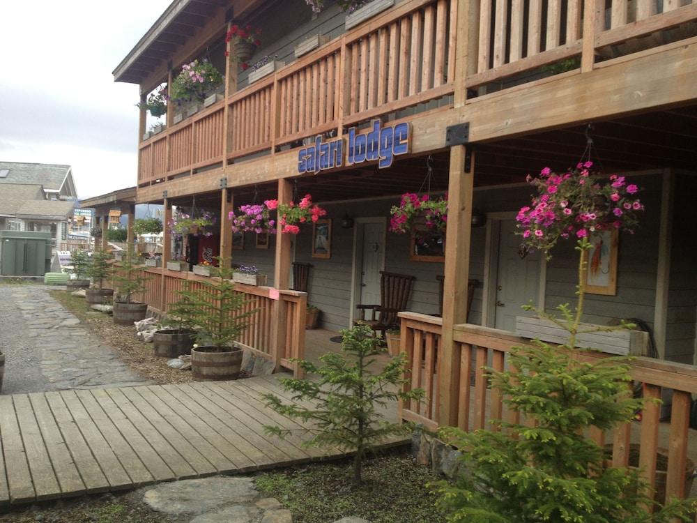 Safari Lodge photo 32