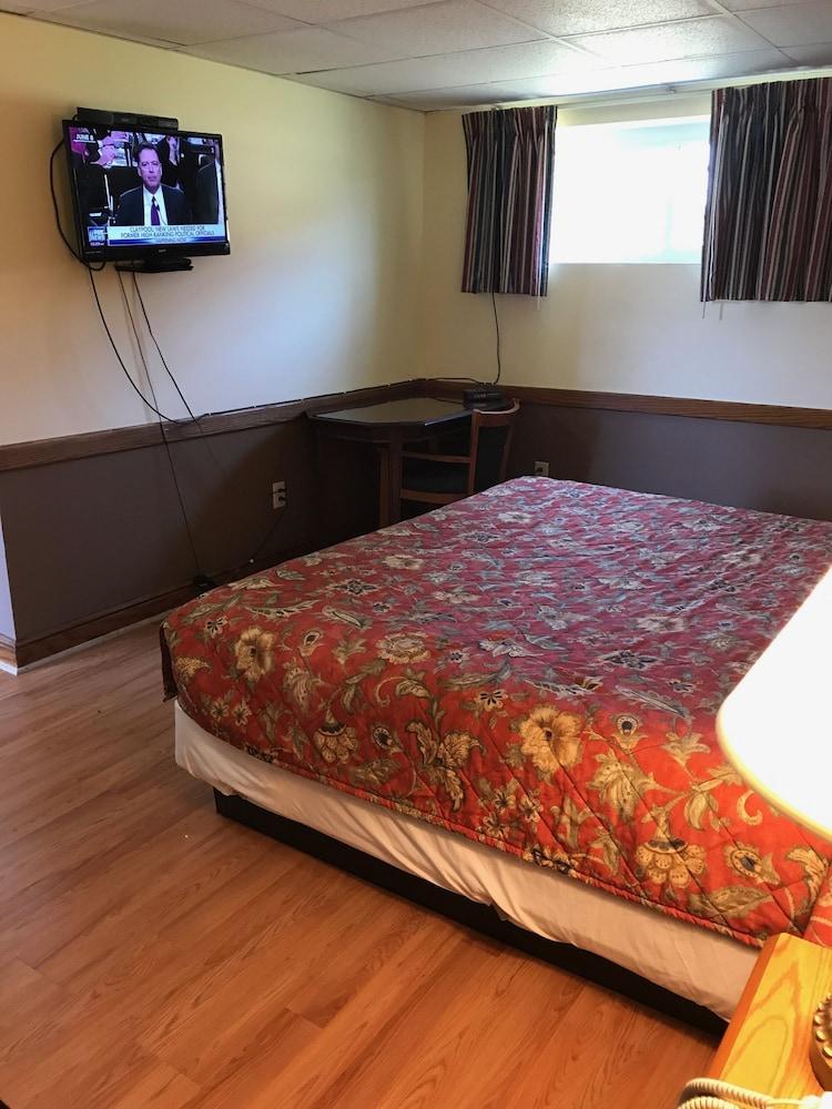 Royal Inn Motel photo 23