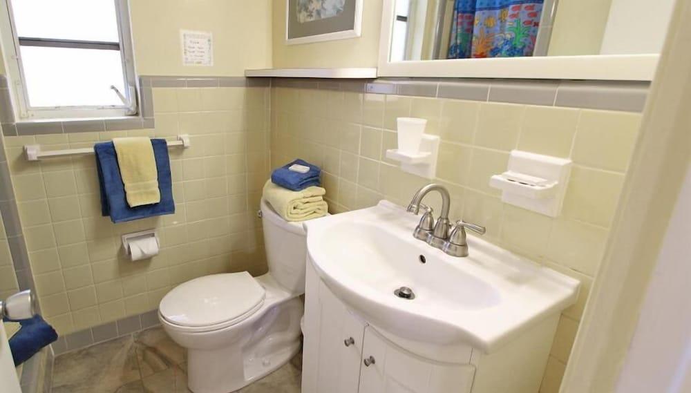 Beachouse Inn & Suites photo 13