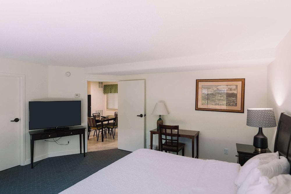 Hampton Inn Gatlinburg photo 33