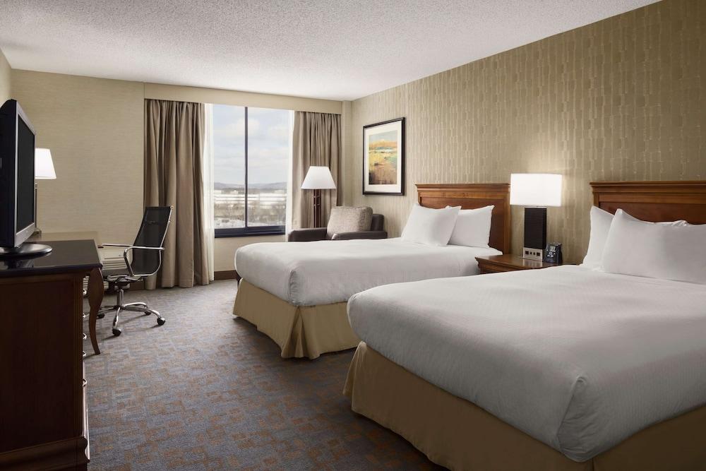 Doubletree by Hilton Somerset Hotel and Conference Center photo 8