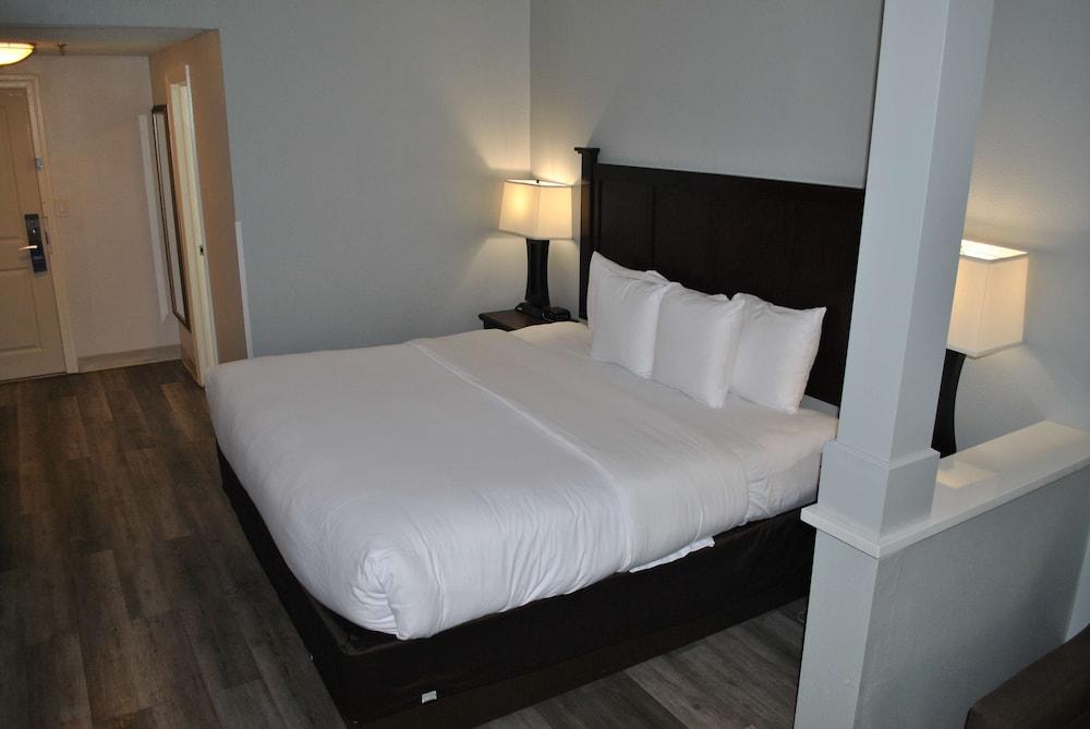 Best Western Paramus Hotel & Suites photo 26