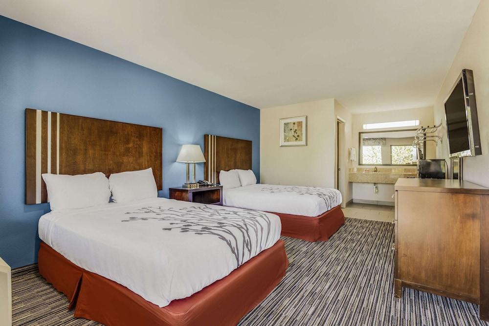 Econo Lodge Inn & Suites Enid South photo 12