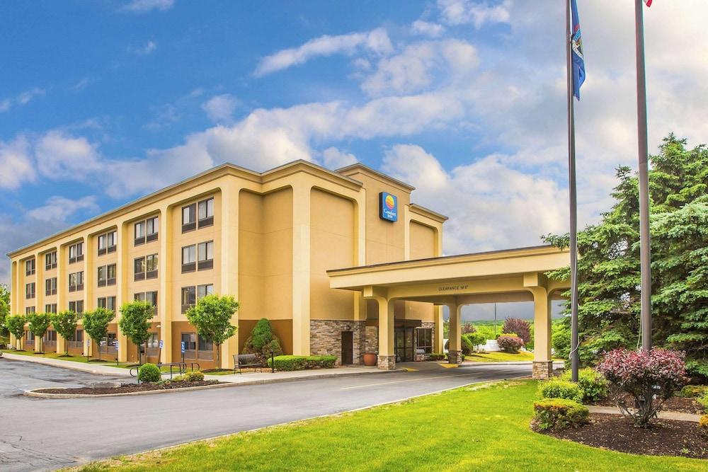 The Clocktower Hotel at Century House, an Ascend Collection Hotel photo 1