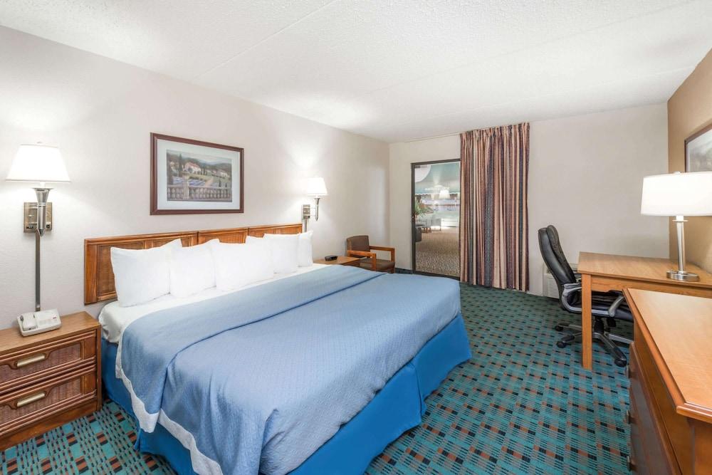 Days Inn by Wyndham Kirksville photo 3