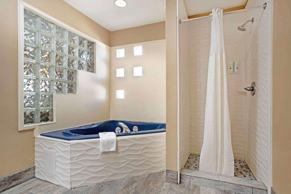 Quality Inn Brookhaven photo 52