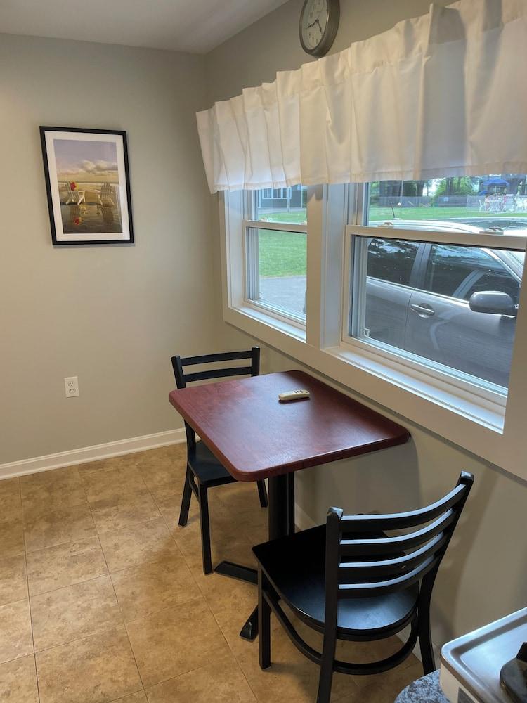Elmwood Motor Court photo 55