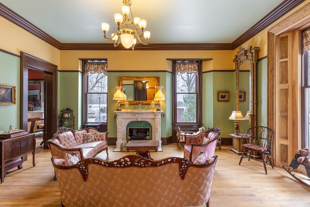 Steele Mansion photo 2