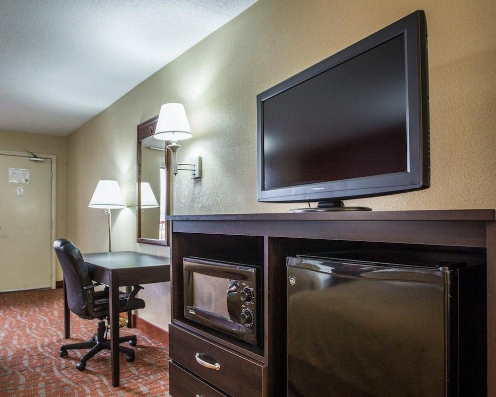 Quality Inn & Suites Monroe photo 3