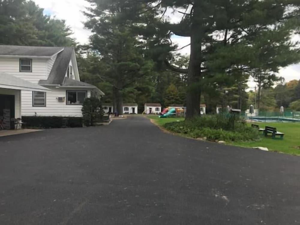 Catskill Motor Court Motel photo 54