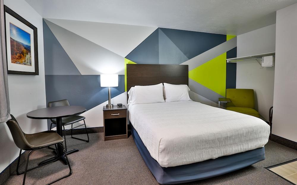 Chalet Motel photo 5