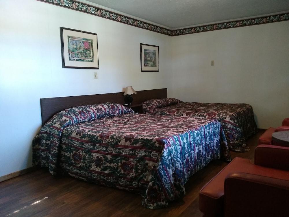 Clarketon Motel photo 20
