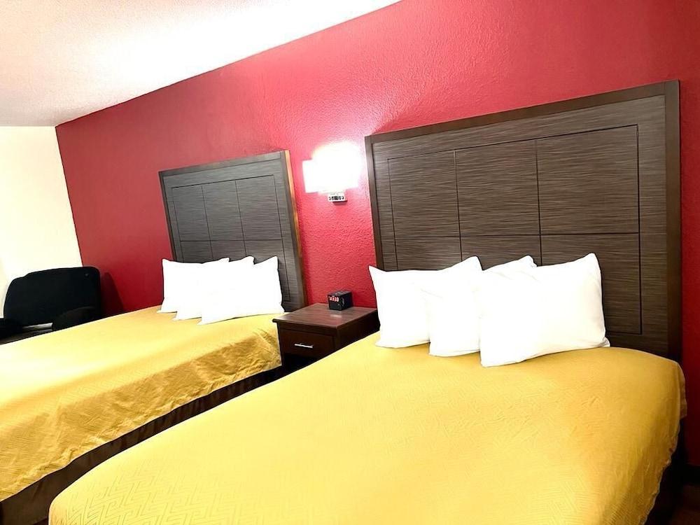 Econo Lodge Oacoma - Chamberlain West photo 21