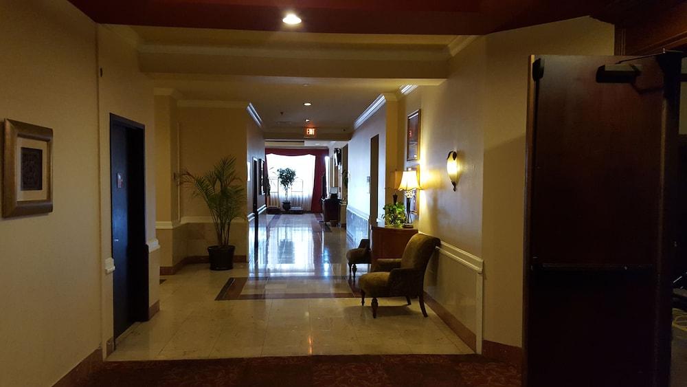 Ramada Plaza by Wyndham Atlanta Airport photo 11