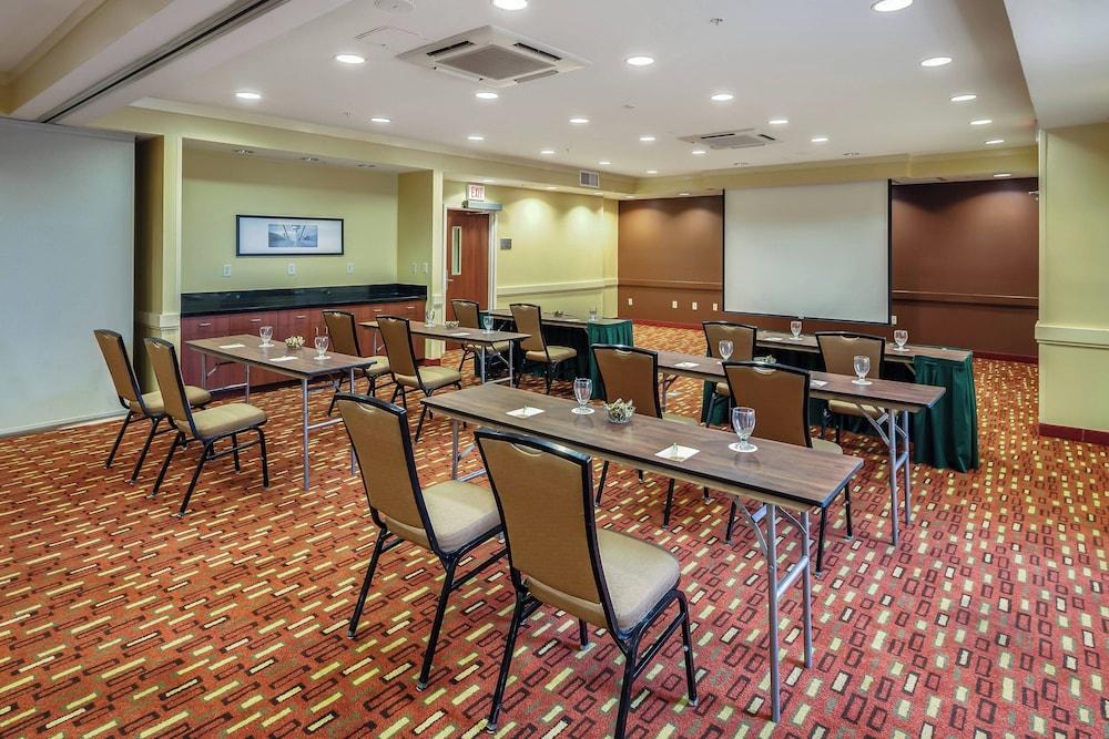 Courtyard by Marriott Jacksonville Beach Oceanfront photo 43