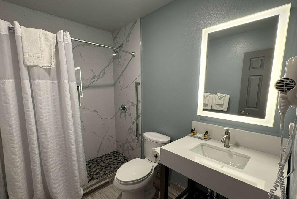 Baymont by Wyndham Coalinga photo 13