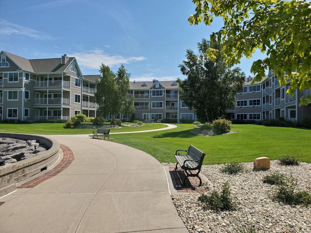 Bridgeport Waterfront Resort photo 86