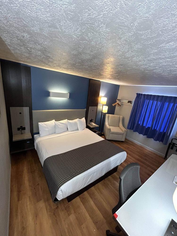 Rodeway Inn Emporia photo 6